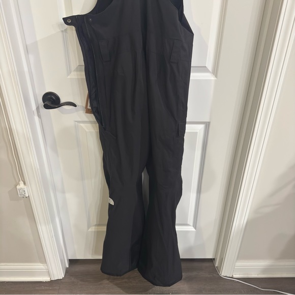 The North Face Freedom Insulated Ski Snow Bibs in TNF Black - Picture 11 of 12